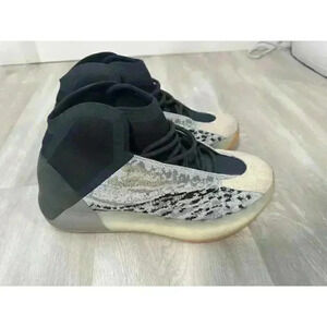 Size 9.5 - adidas Yeezy QNTM Amber Tint‎
